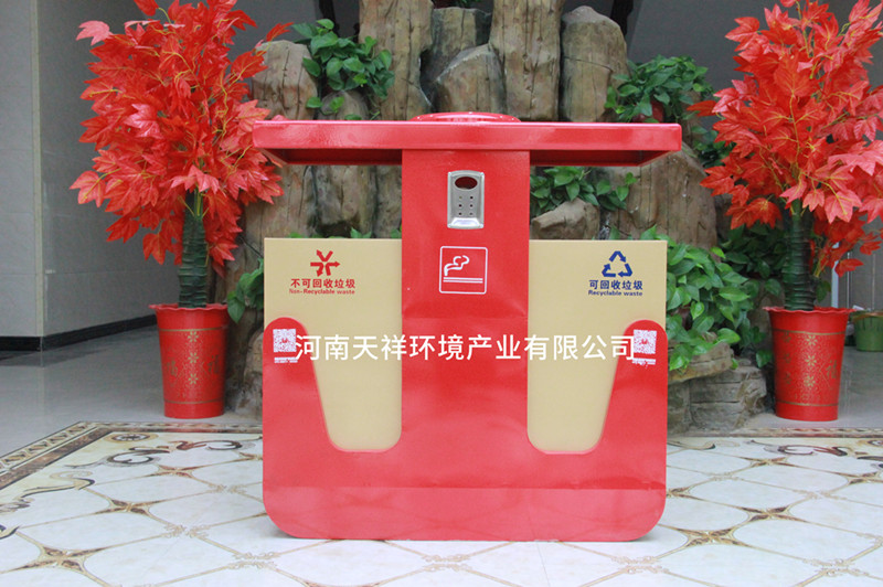 河南天祥獨(dú)創(chuàng)設(shè)計(jì)起重吊鉤式垃圾箱/戶(hù)外果皮箱/公共垃圾桶